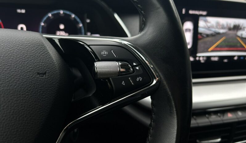 SKODA Octavia  | przedni | Manualna | 150 KM | bialy full