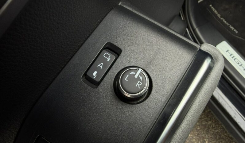 TOYOTA Highlander | 4×4 Automatyczny | Automatyczna | 248 KM | Czarny full