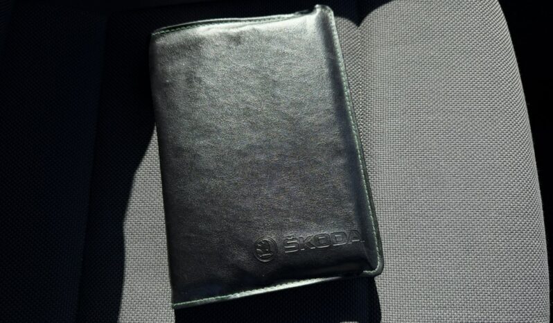 VOLKSWAGEN Caddy | 4×4 Automatyczny | Manualna | 110 KM | bialy full