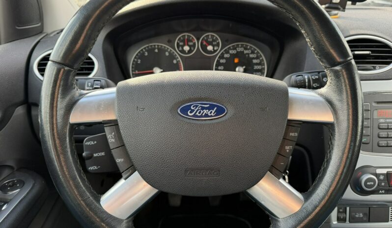 FORD Focus  | FWD (przód) | Manualna | 145 KM | Czerwony full