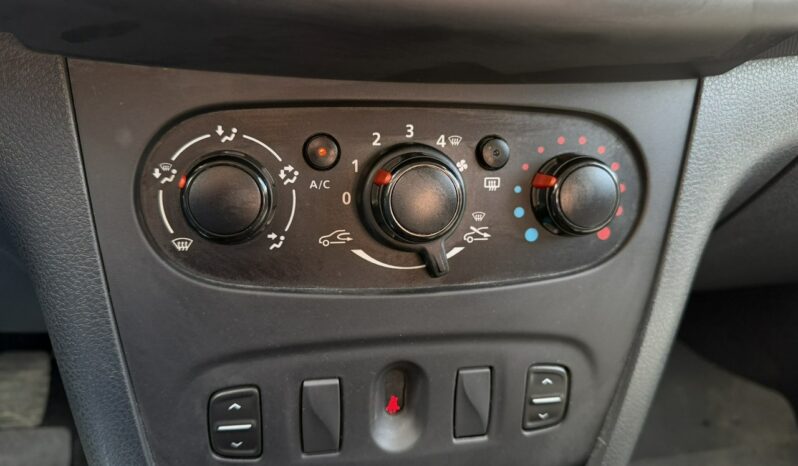 DACIA Sandero  | FWD (przód) | Manualna | 73 KM | wisniowy full