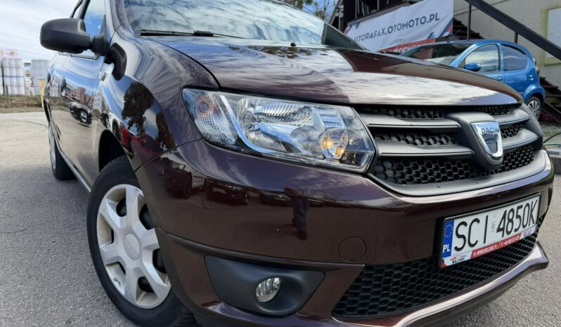DACIA Sandero  | FWD (przód) | Manualna | 73 KM | wisniowy full