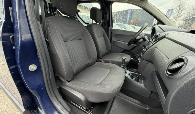 DACIA Dokker  | FWD (przód) | Manualna | 102 KM | niebieski ciemny full
