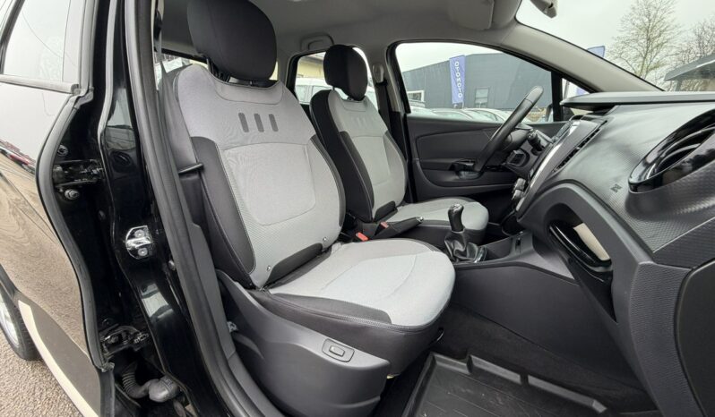 RENAULT Captur  | FWD (przód) | Manualna | 90 KM | Czarny full