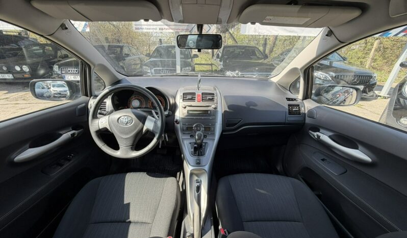 TOYOTA Auris  | FWD (przód) | Automatyczna | 132 KM | Czarny full