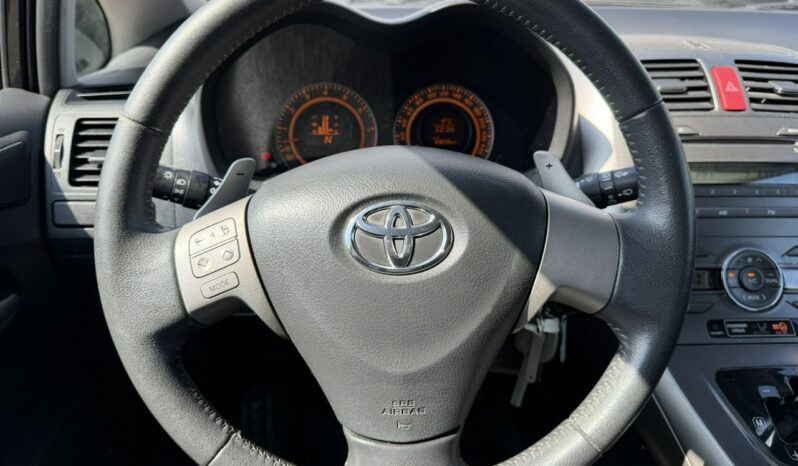 TOYOTA Auris  | FWD (przód) | Automatyczna | 132 KM | Czarny full