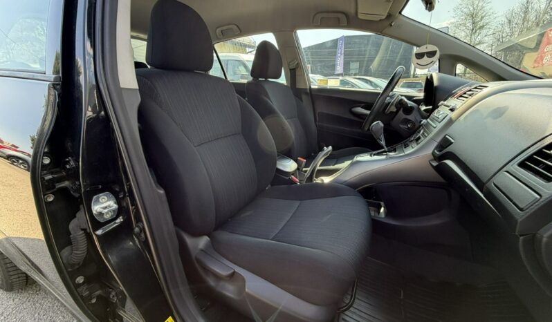 TOYOTA Auris  | FWD (przód) | Automatyczna | 132 KM | Czarny full