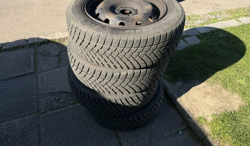 DACIA Sandero  | FWD (przód) | Manualna | 75 KM | Czerwony full