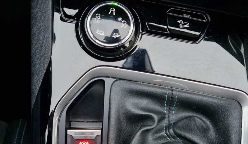 PEUGEOT 3008  | FWD (przód) | Manualna | 130 KM | Szary full