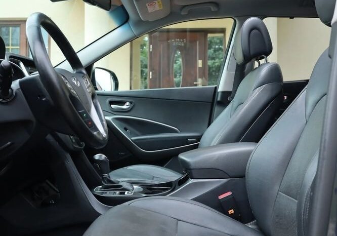 HYUNDAI Santa Fe | 4×4 (doł. automatycznie) | Automatyczna | 185 KM | Granatowy full
