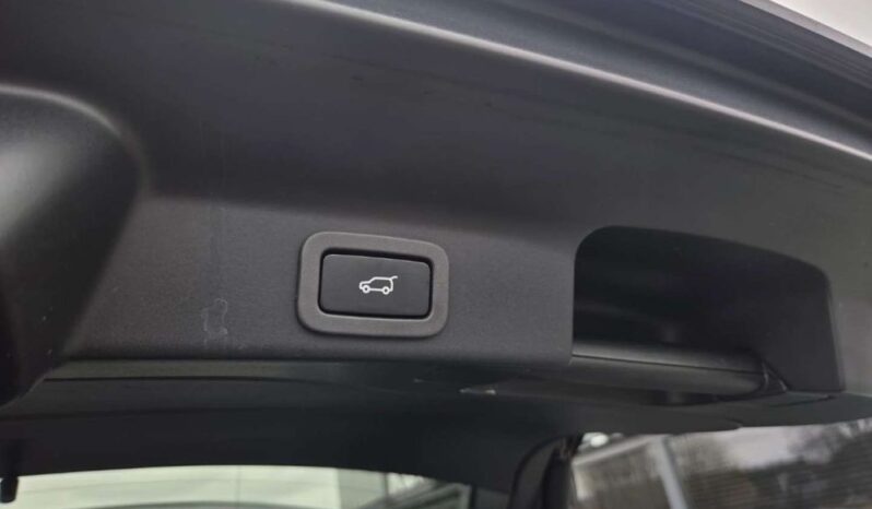 Jaguar F-Pace | 4×4 (doł. automatycznie) | Automatyczna | 240 KM | Szary full