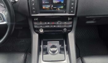 Jaguar F-Pace | 4×4 (doł. automatycznie) | Automatyczna | 240 KM | Szary full