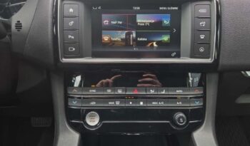 Jaguar F-Pace | 4×4 (doł. automatycznie) | Automatyczna | 240 KM | Szary full