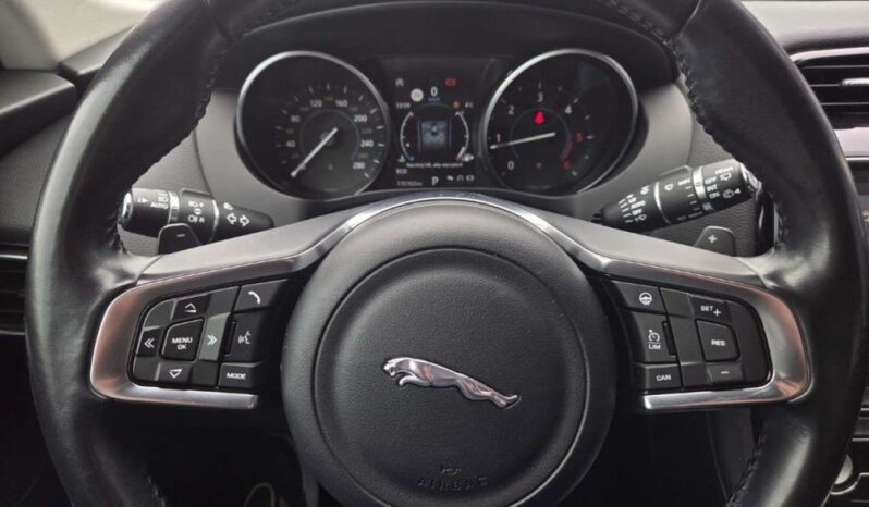 Jaguar F-Pace | 4×4 (doł. automatycznie) | Automatyczna | 240 KM | Szary full