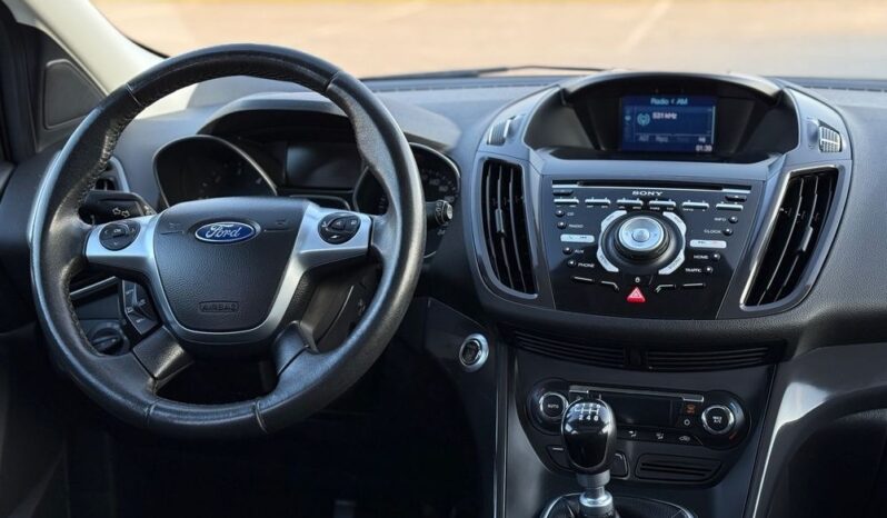 FORD Kuga  | 4×4 (doł. automatycznie) | Manualna | 140 KM | Srebrny full