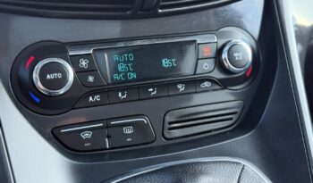 FORD Kuga  | 4×4 (doł. automatycznie) | Manualna | 140 KM | Srebrny full