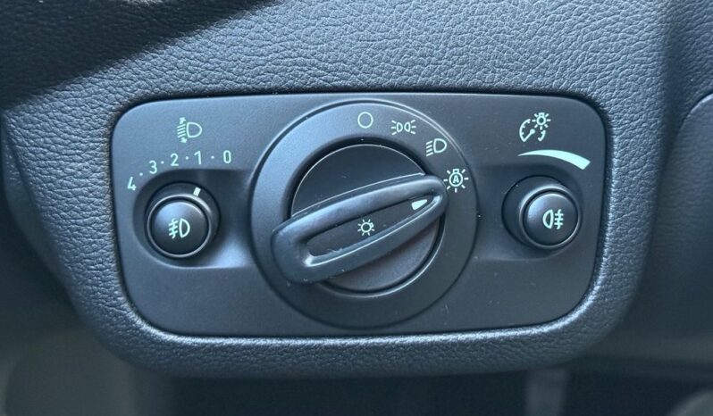 FORD Kuga  | 4×4 (doł. automatycznie) | Manualna | 140 KM | Srebrny full