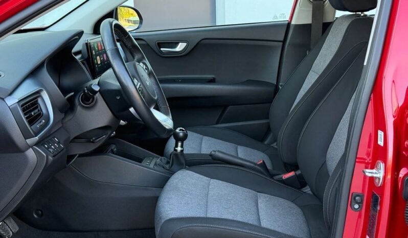 KIA Stonic  | FWD (przód) | Manualna | 84 KM | Bordowy full