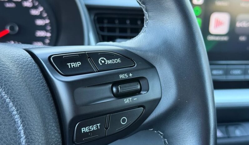 KIA Stonic  | FWD (przód) | Manualna | 84 KM | Bordowy full