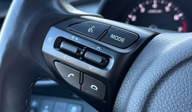 KIA Stonic  | FWD (przód) | Manualna | 84 KM | Bordowy full