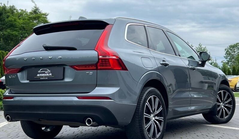 VOLVO   XC 60    250 KM    Automatyczna    FWD (przód)    Szary full