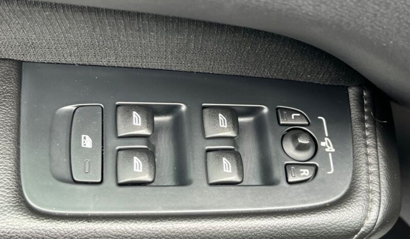 VOLVO   XC 60    250 KM    Automatyczna    FWD (przód)    Szary full