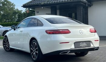 MERCEDES-BENZ   Klasa E    194 KM    Automatyczna    RWD (tył)    Biały full