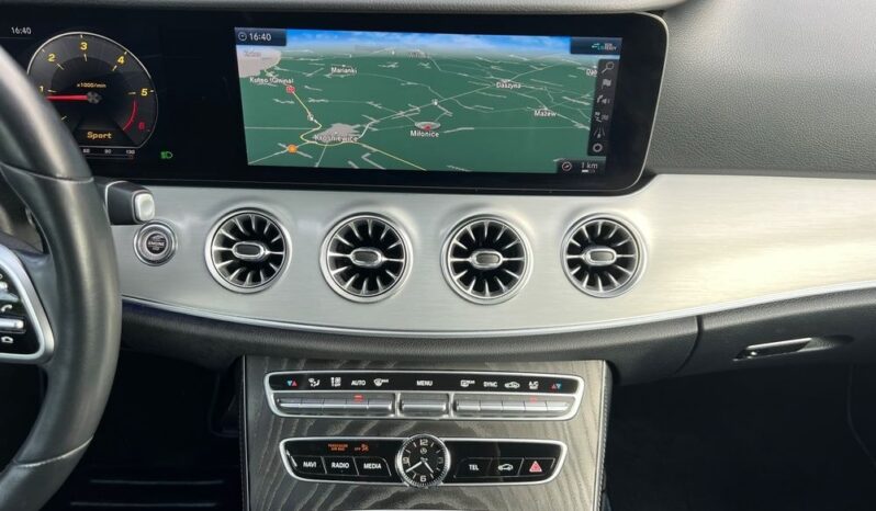 MERCEDES-BENZ   Klasa E    194 KM    Automatyczna    RWD (tył)    Biały full
