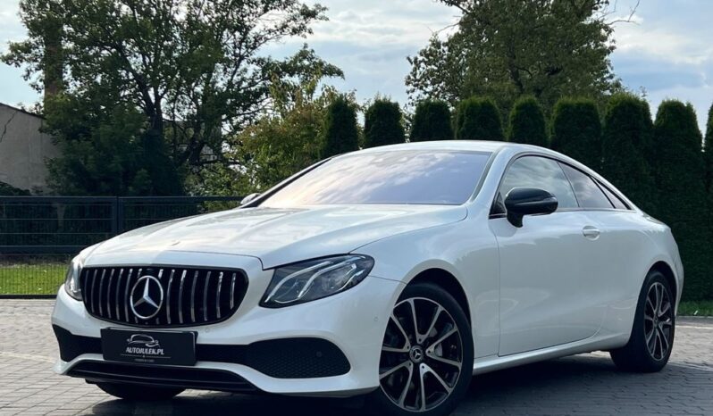 MERCEDES-BENZ   Klasa E    194 KM    Automatyczna    RWD (tył)    Biały full