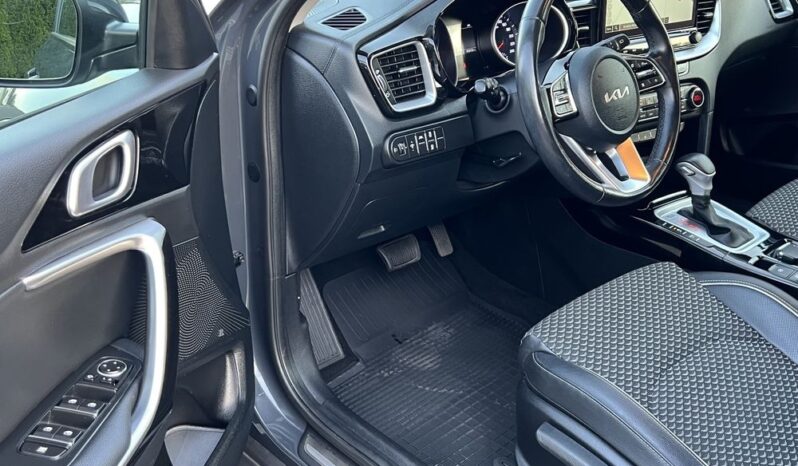 KIA   XCeed     204 KM    Automatyczna    FWD (przód)    Szary full