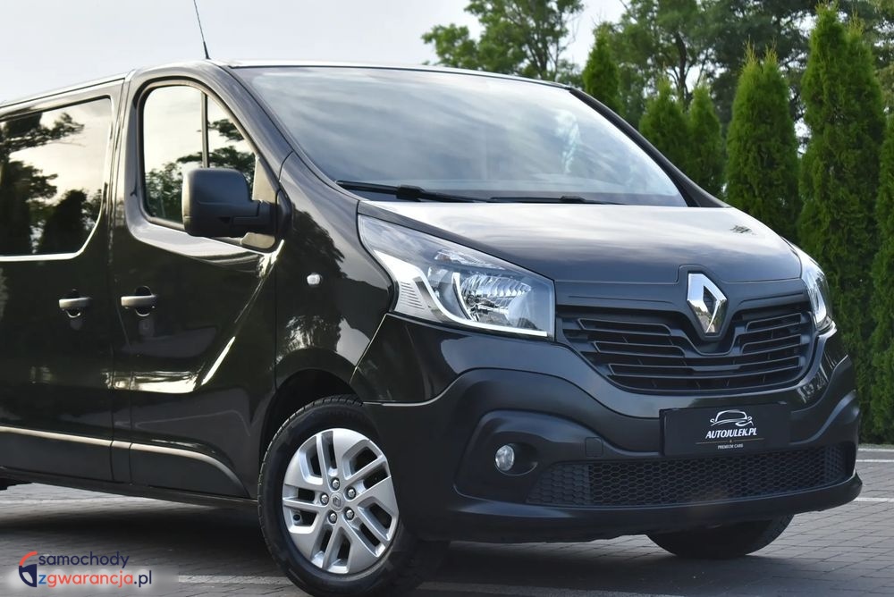 Renault   Trafic     121 Km    Manualna    Fwd (Przód)    Czarny