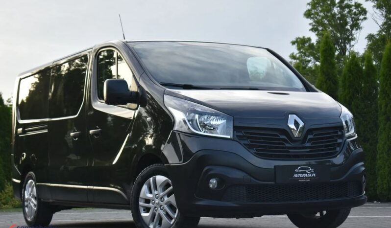 RENAULT   Trafic     121 KM    Manualna    FWD (przód)    Czarny full