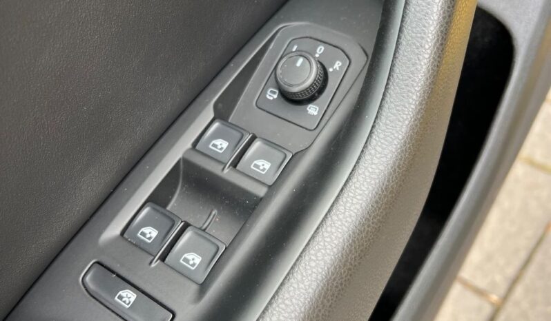 VOLKSWAGEN   Arteon     190 KM    Automatyczna    FWD (przód)    Złoty full