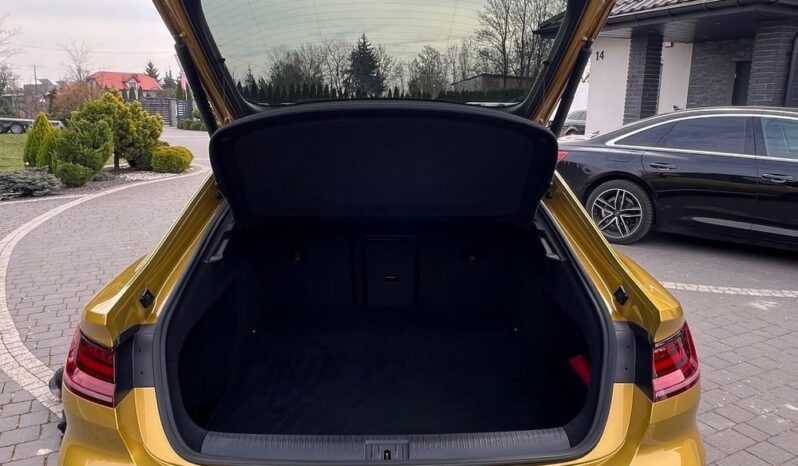 VOLKSWAGEN   Arteon     190 KM    Automatyczna    FWD (przód)    Złoty full
