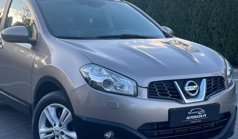 NISSAN   Qashqai+2     130 KM    Manualna    FWD (przód)    Brązowy full