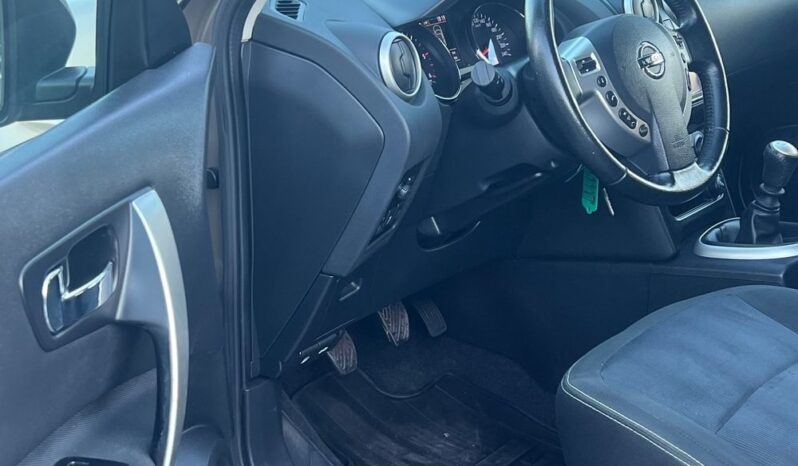 NISSAN   Qashqai+2     130 KM    Manualna    FWD (przód)    Brązowy full