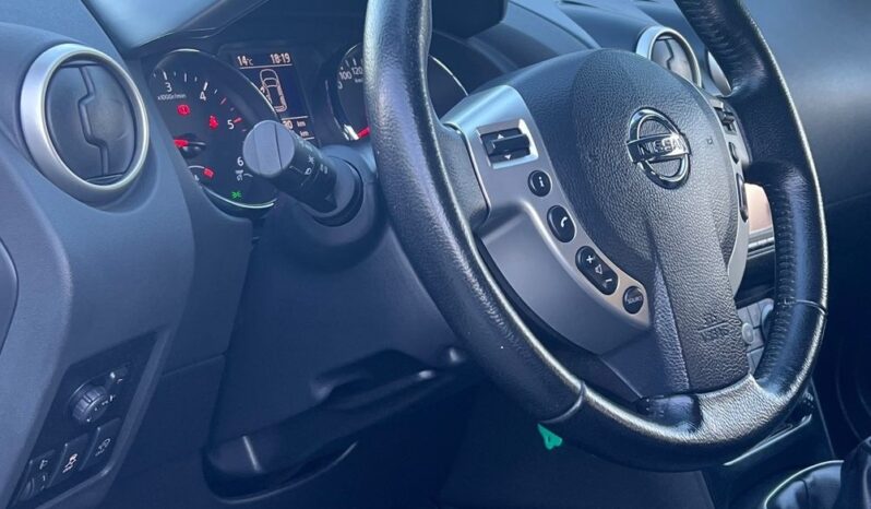 NISSAN   Qashqai+2     130 KM    Manualna    FWD (przód)    Brązowy full