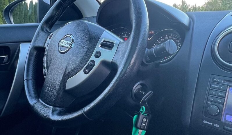 NISSAN   Qashqai+2     130 KM    Manualna    FWD (przód)    Brązowy full