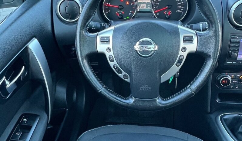NISSAN   Qashqai+2     130 KM    Manualna    FWD (przód)    Brązowy full