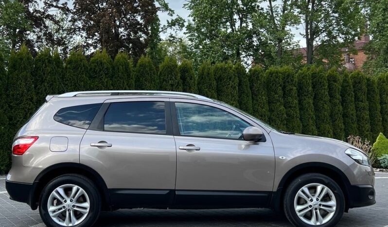 NISSAN   Qashqai+2     130 KM    Manualna    FWD (przód)    Brązowy full