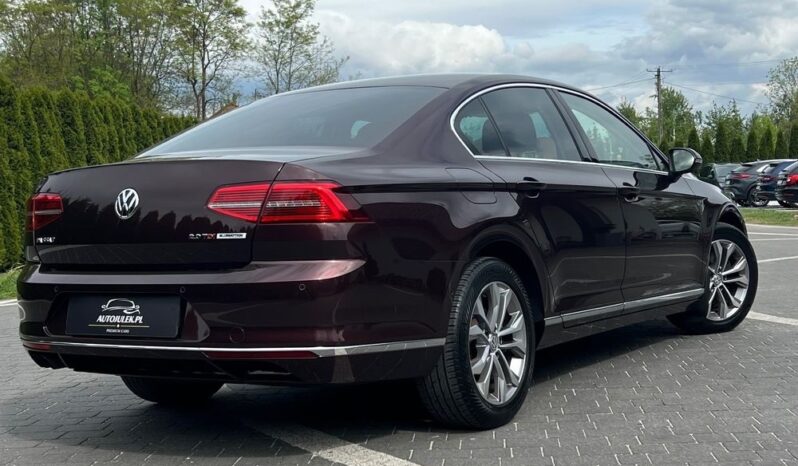 VOLKSWAGEN   Passat     190 KM    Manualna    FWD (przód)    Bordowy full