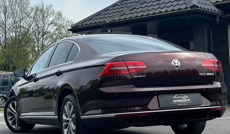 VOLKSWAGEN   Passat     190 KM    Manualna    FWD (przód)    Bordowy full