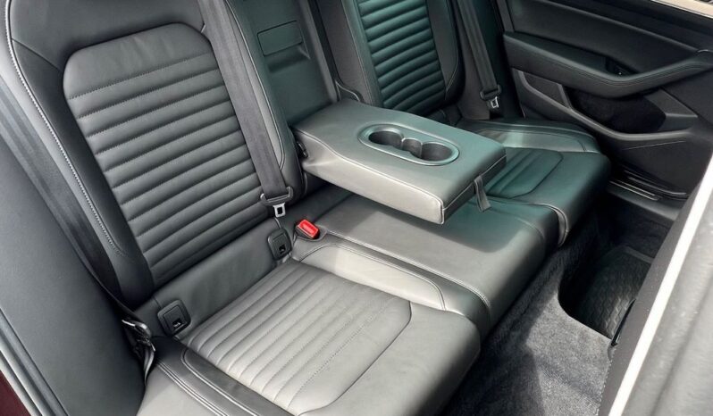 VOLKSWAGEN   Passat     190 KM    Manualna    FWD (przód)    Bordowy full