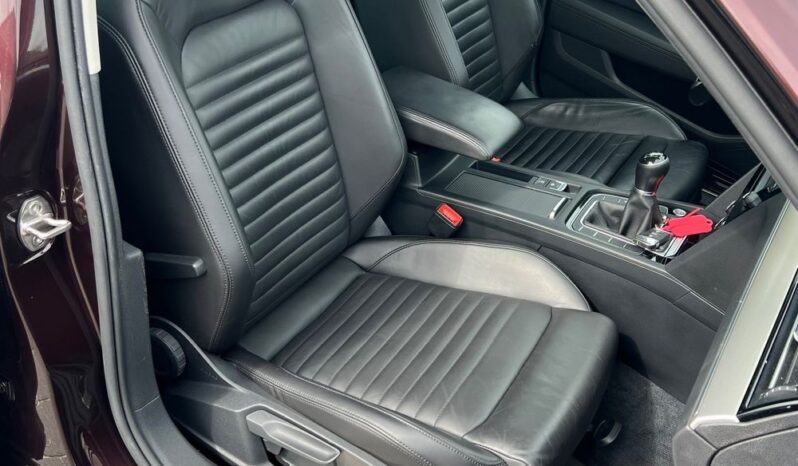 VOLKSWAGEN   Passat     190 KM    Manualna    FWD (przód)    Bordowy full
