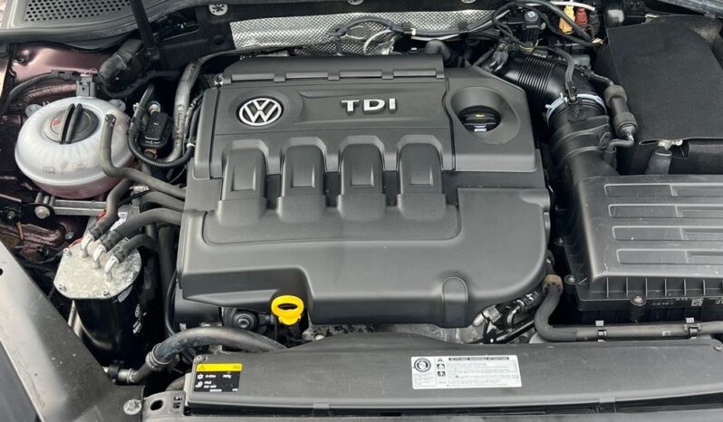 VOLKSWAGEN   Passat     190 KM    Manualna    FWD (przód)    Bordowy full