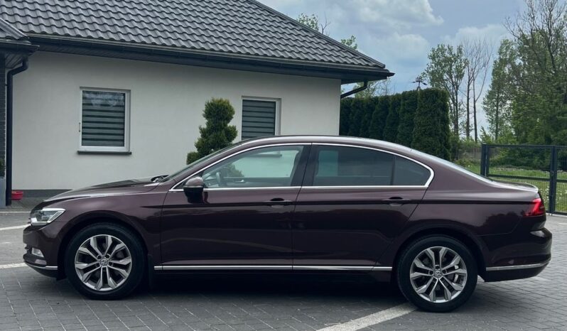 VOLKSWAGEN   Passat     190 KM    Manualna    FWD (przód)    Bordowy full