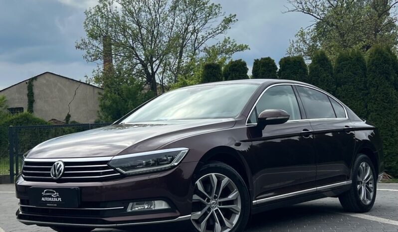VOLKSWAGEN   Passat     190 KM    Manualna    FWD (przód)    Bordowy full
