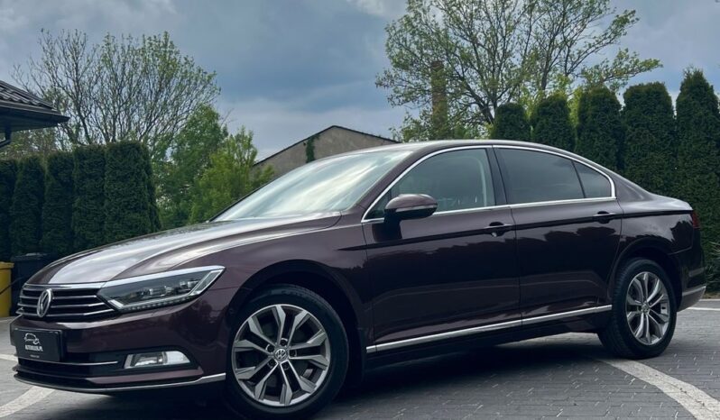 VOLKSWAGEN   Passat     190 KM    Manualna    FWD (przód)    Bordowy full