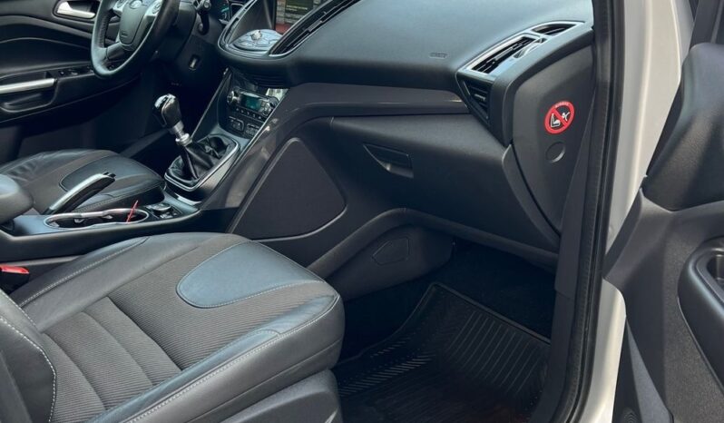 FORD   Kuga     150 KM    Manualna    FWD (przód)    Szary full