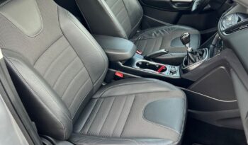 FORD   Kuga     150 KM    Manualna    FWD (przód)    Szary full